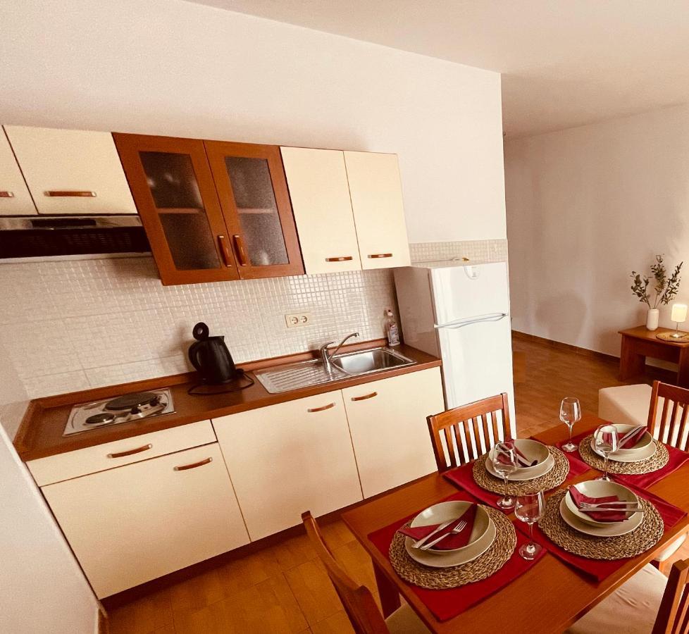 Apartments Stina เซเกต วรันยีชา ภายนอก รูปภาพ