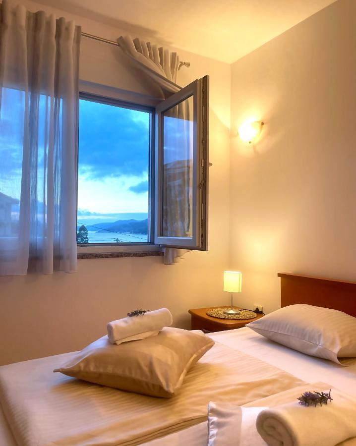 Apartments Stina เซเกต วรันยีชา ภายนอก รูปภาพ