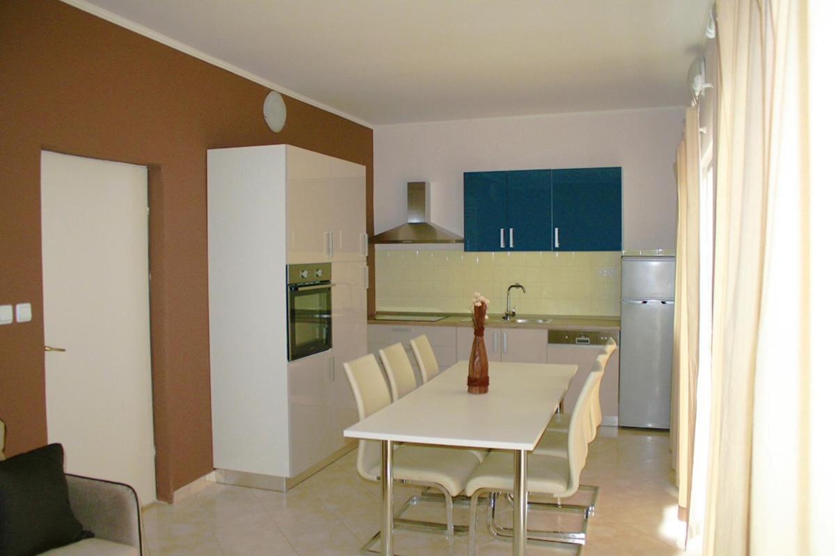 Apartments Stina เซเกต วรันยีชา ภายนอก รูปภาพ