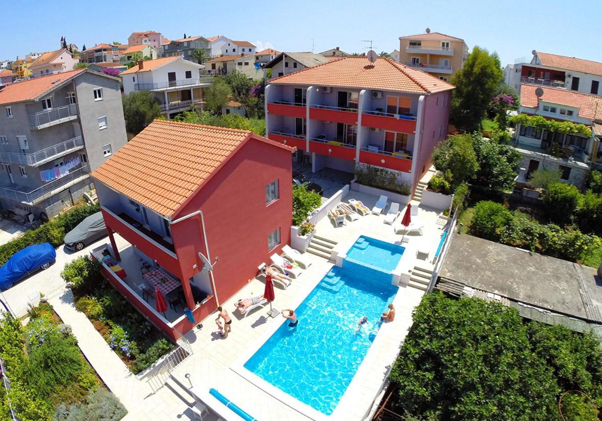 Apartments Stina เซเกต วรันยีชา ภายนอก รูปภาพ